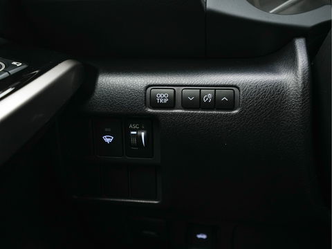 Lexus IS 300h Hybrid Business Line Aut. *NAVI-FULLMAP | FULL-LED | LEATHER-MICROFIBRE | CAMERA | SHIFT-PADDLES | ECC | PDC | CRUISE | SPORT-SEATS | 17''ALU*