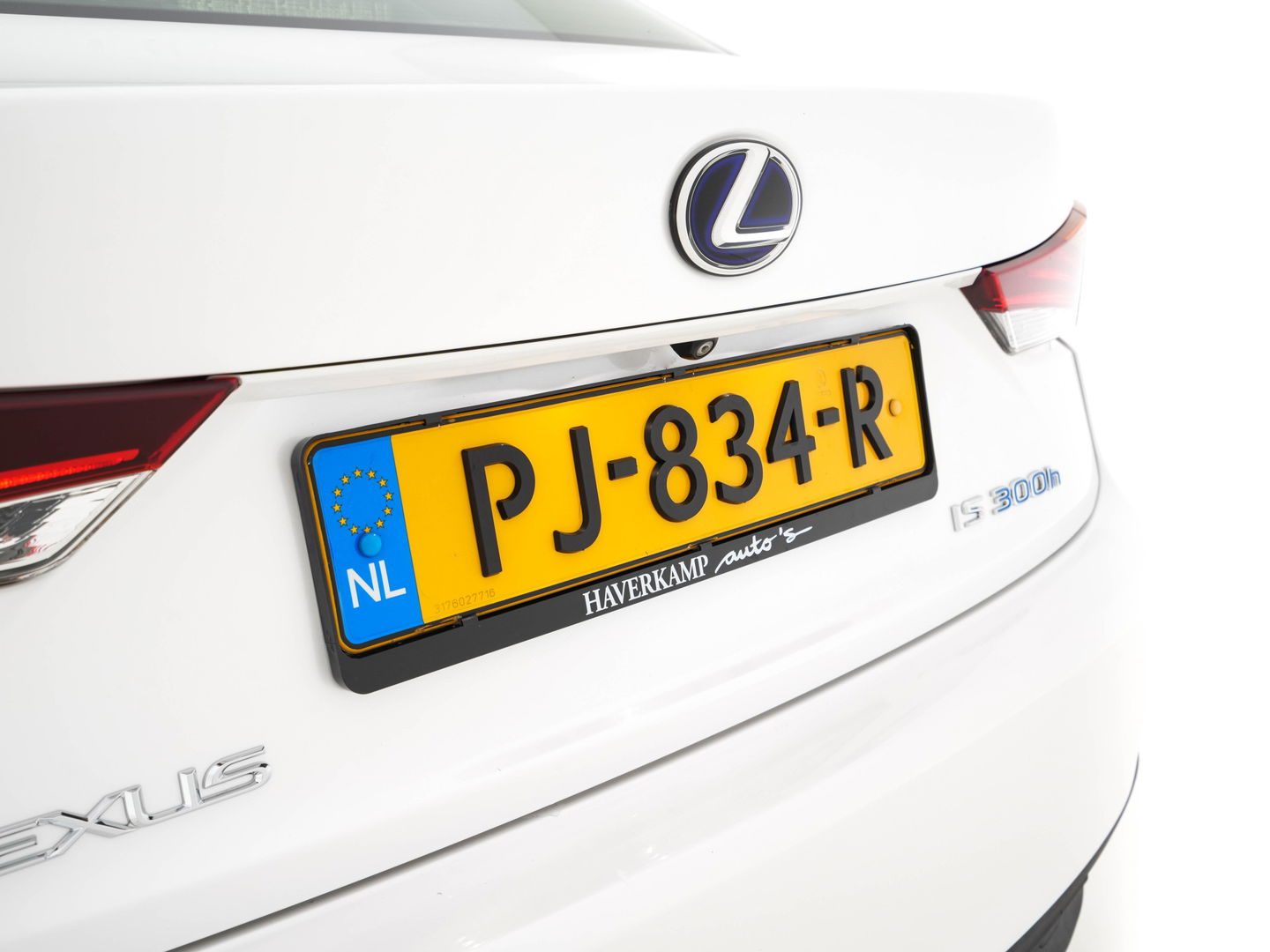 Lexus IS 300h Hybrid Business Line Aut. *NAVI-FULLMAP | FULL-LED | LEATHER-MICROFIBRE | CAMERA | SHIFT-PADDLES | ECC | PDC | CRUISE | SPORT-SEATS | 17''ALU*