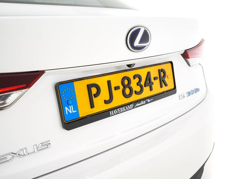 Lexus IS 300h Hybrid Business Line Aut. *NAVI-FULLMAP | FULL-LED | LEATHER-MICROFIBRE | CAMERA | SHIFT-PADDLES | ECC | PDC | CRUISE | SPORT-SEATS | 17''ALU*