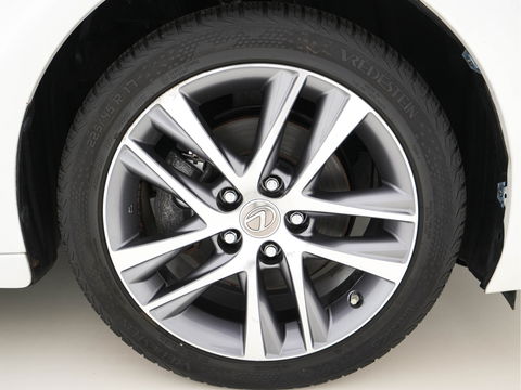 Lexus IS 300h Hybrid Business Line Aut. *NAVI-FULLMAP | FULL-LED | LEATHER-MICROFIBRE | CAMERA | SHIFT-PADDLES | ECC | PDC | CRUISE | SPORT-SEATS | 17''ALU*
