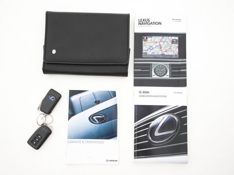 Lexus IS 300h Hybrid Business Line Aut. *NAVI-FULLMAP | FULL-LED | LEATHER-MICROFIBRE | CAMERA | SHIFT-PADDLES | ECC | PDC | CRUISE | SPORT-SEATS | 17''ALU*