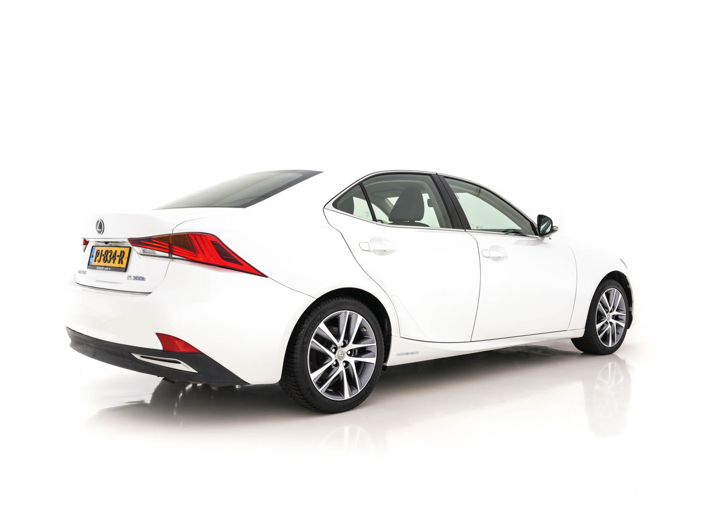 Lexus IS 300h Hybrid Business Line Aut. *NAVI-FULLMAP | FULL-LED | LEATHER-MICROFIBRE | CAMERA | SHIFT-PADDLES | ECC | PDC | CRUISE | SPORT-SEATS | 17''ALU*