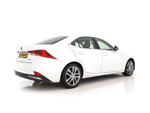 Lexus IS 300h Hybrid Business Line Aut. *NAVI-FULLMAP | FULL-LED | LEATHER-MICROFIBRE | CAMERA | SHIFT-PADDLES | ECC | PDC | CRUISE | SPORT-SEATS | 17''ALU*