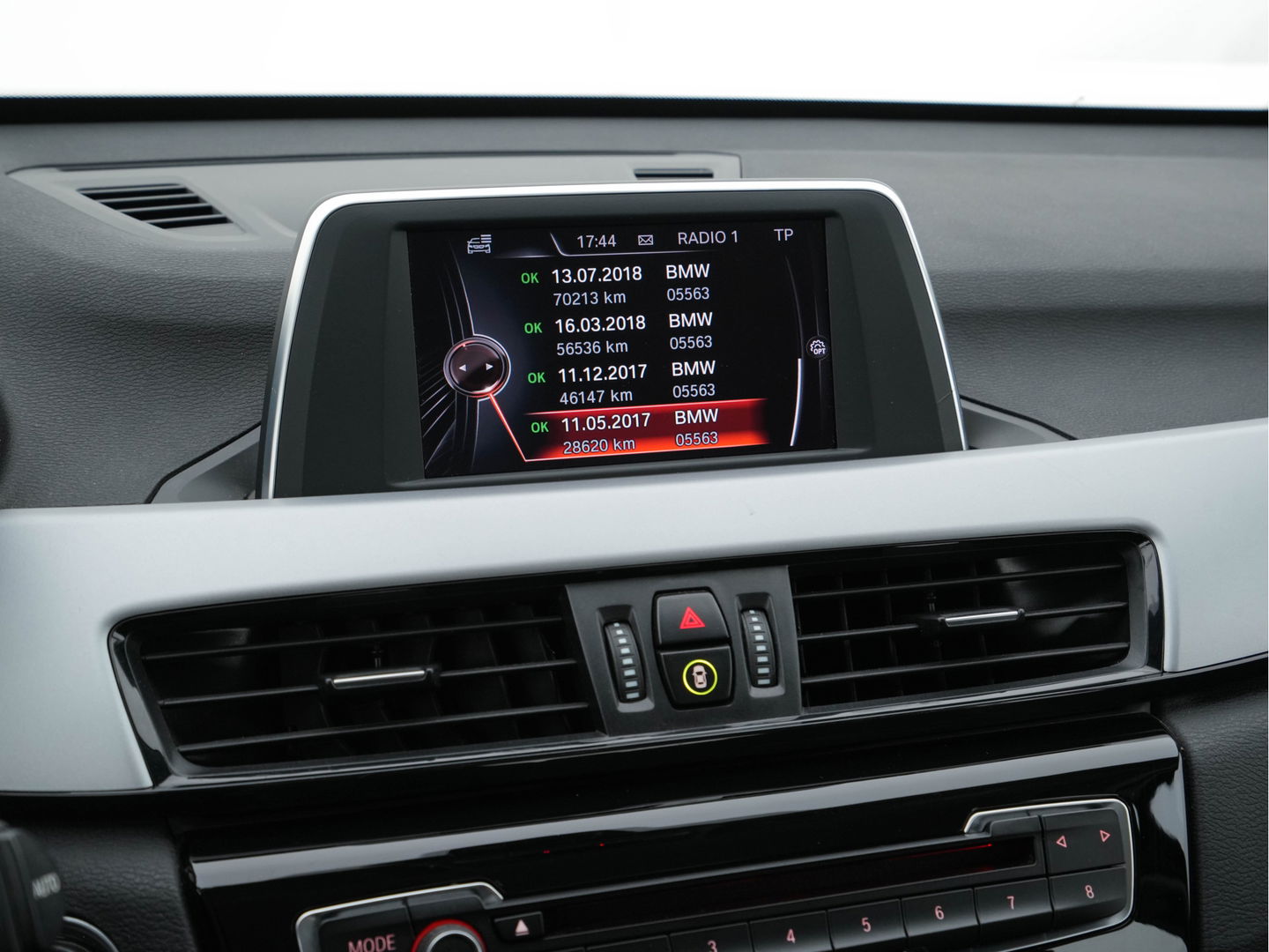 BMW X1 sDrive16d Centennial Executive *NAVI-FULLMAP | FULL-LED | ECC | PDC | CRUISE | TOWBAR | COMFORT-SEATS |  17''ALU *