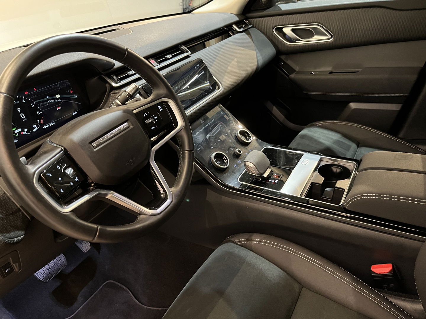 Land Rover Range Rover Velar 2.0 P400e PHEV / 20" LMV / Alcantara / 40.150 KM !!