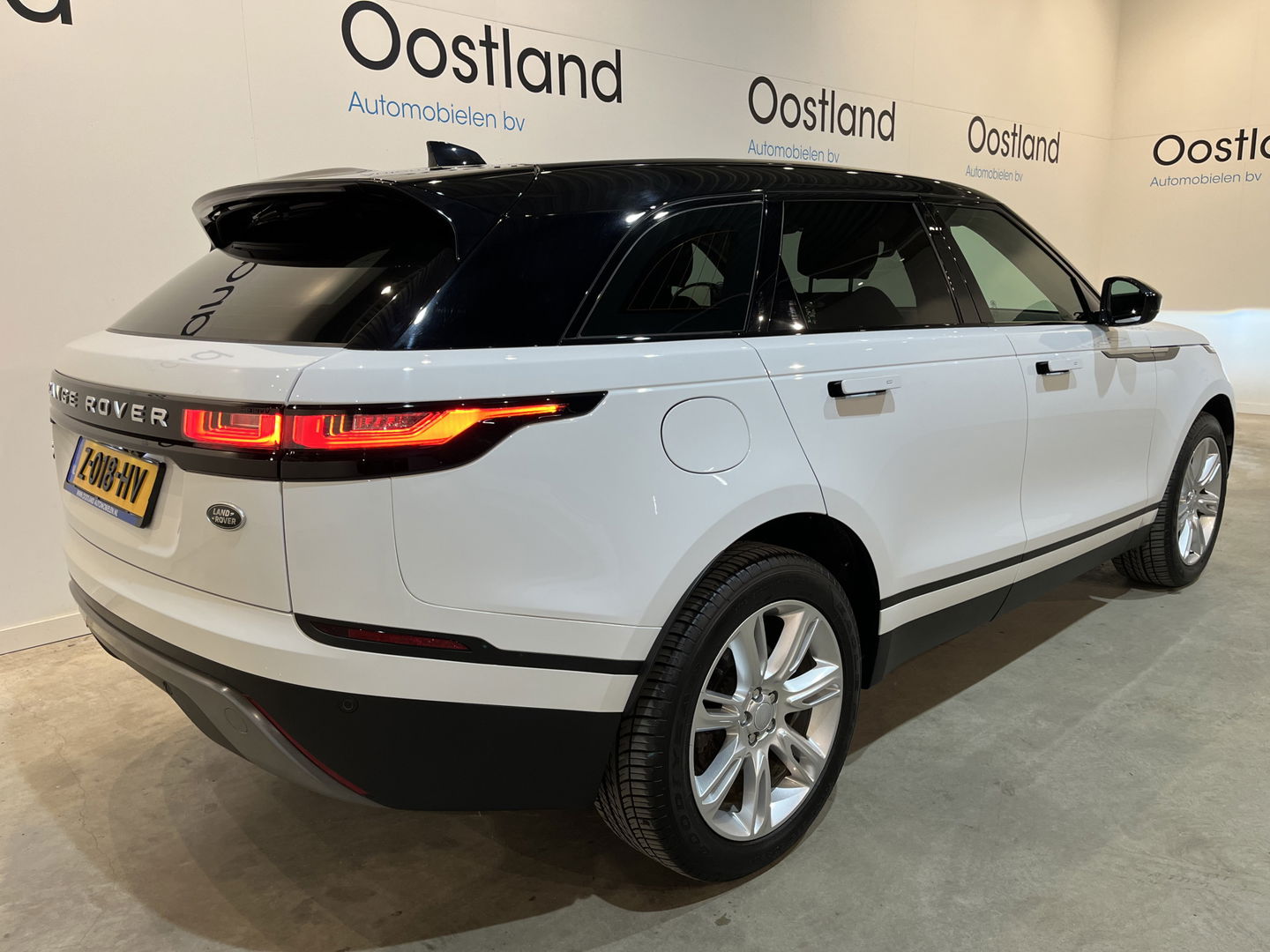 Land Rover Range Rover Velar 2.0 P400e PHEV / 20" LMV / Alcantara / 40.150 KM !!