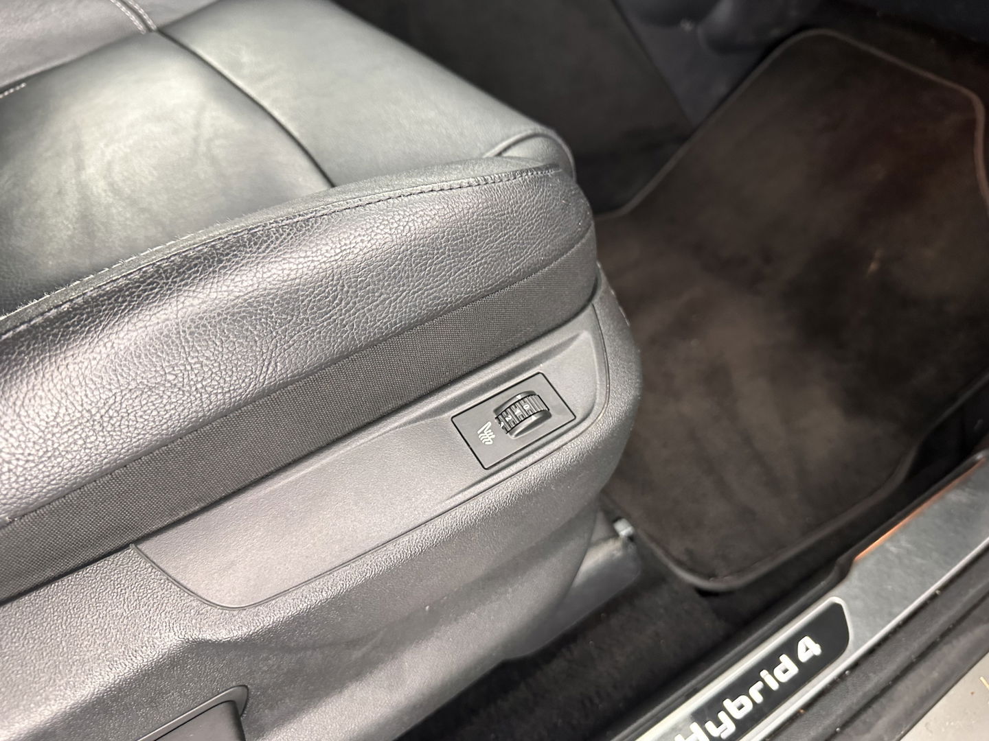 Citroën DS5 2.0 Hybrid4 Business Executive AWD Aut. *PANO | XENON | FULL-LEATHER| MEMORY-PACK | NAVI-FULLMAP | KEYLESS | CAMERA | HEAD-UP | MASSAGE | CRUISE | SPORT-SEATS | 17"ALU*