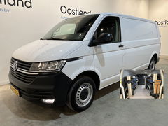 Volkswagen Transporter 2.0 TDI L2H1 150 PK Automaat / Servicebus / Sortimo Inrichting / Euro 6 / Airco / Camera / CarPlay / Navigatie /