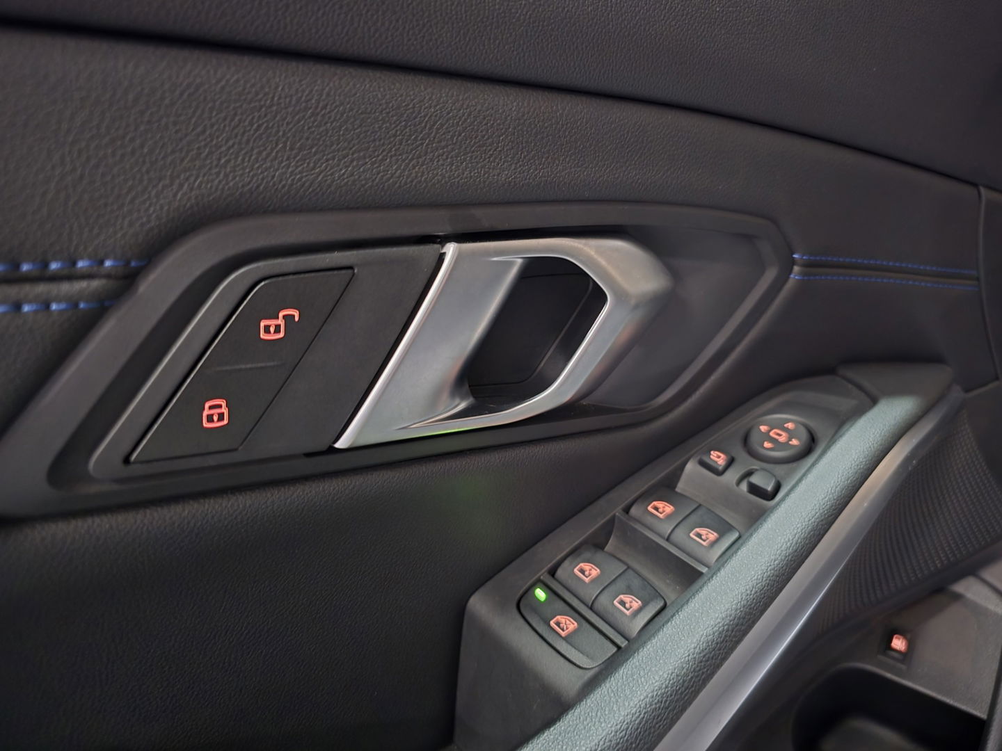 BMW 3-serie 330e M Sport Int. Widescreen LED PDC LM