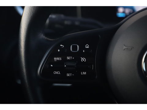 Mercedes-Benz A-Klasse 180 d Business Solution Automaat Widescreen 16 inch LMV Half Leder Sportstoelen Navigatie Carplay Android Achteruitrijcamera Clima Cruise Parkeersensor