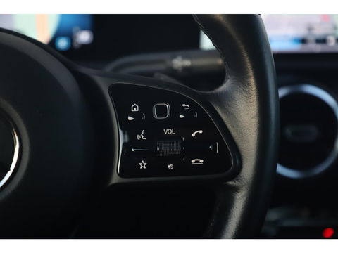 Mercedes-Benz A-Klasse 180 d Business Solution Automaat Widescreen 16 inch LMV Half Leder Sportstoelen Navigatie Carplay Android Achteruitrijcamera Clima Cruise Parkeersensor