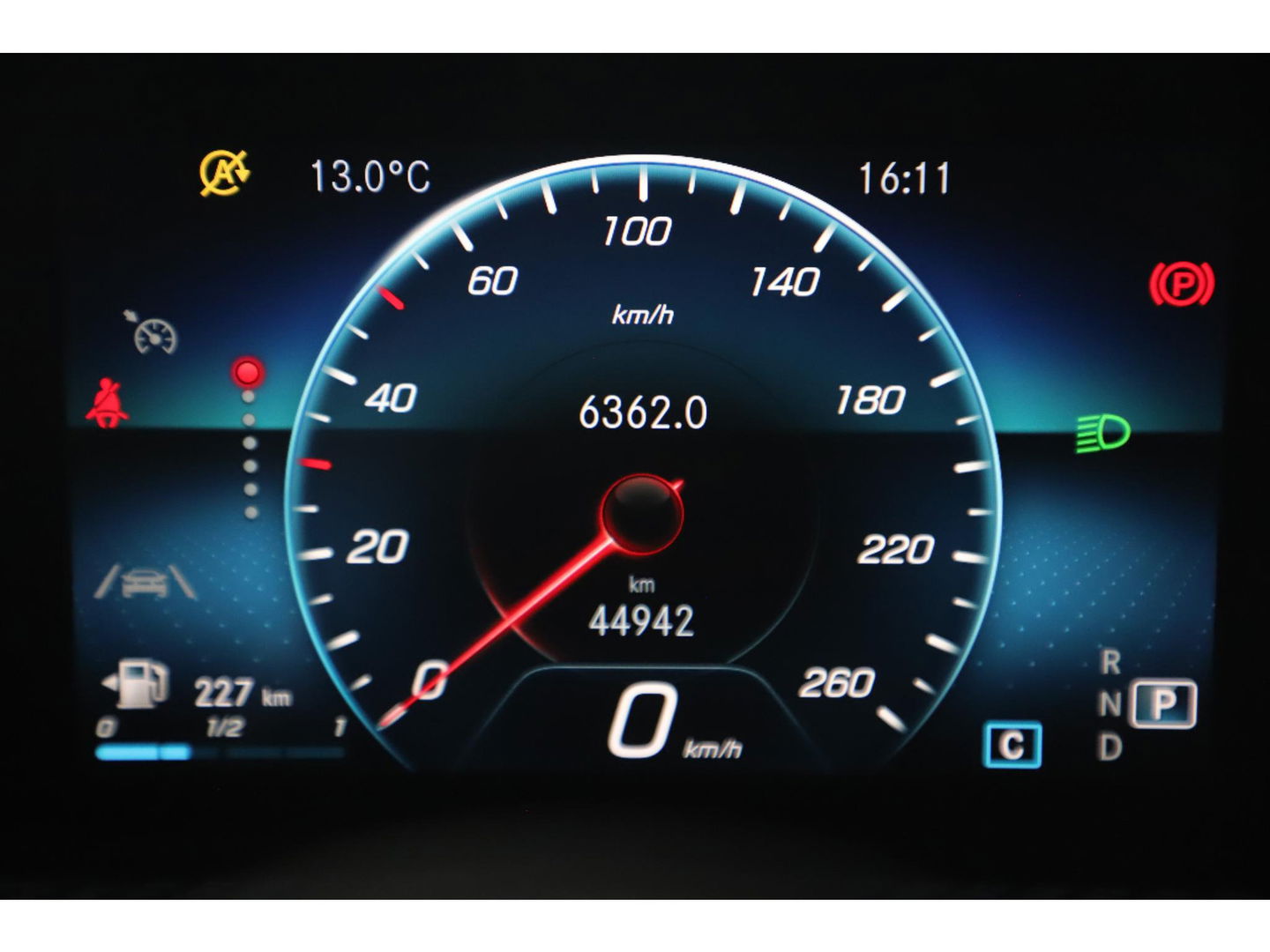 Mercedes-Benz A-Klasse 180 d Business Solution Automaat Widescreen 16 inch LMV Half Leder Sportstoelen Navigatie Carplay Android Achteruitrijcamera Clima Cruise Parkeersensor