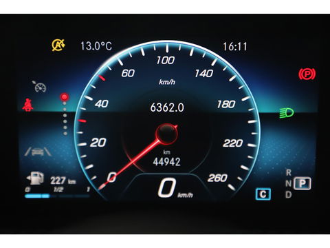 Mercedes-Benz A-Klasse 180 d Business Solution Automaat Widescreen 16 inch LMV Half Leder Sportstoelen Navigatie Carplay Android Achteruitrijcamera Clima Cruise Parkeersensor