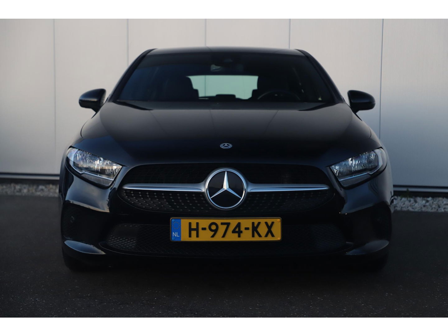 Mercedes-Benz A-Klasse 180 d Business Solution Automaat Widescreen 16 inch LMV Half Leder Sportstoelen Navigatie Carplay Android Achteruitrijcamera Clima Cruise Parkeersensor