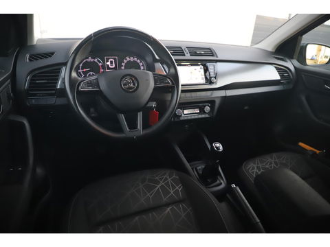 Škoda Fabia Combi 1.0 TSI Clever 95PK Trekhaak Navigatie Carplay Android 15 inch LMV Clima Cruise Parkeersensor