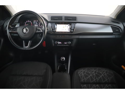 Škoda Fabia Combi 1.0 TSI Clever 95PK Trekhaak Navigatie Carplay Android 15 inch LMV Clima Cruise Parkeersensor