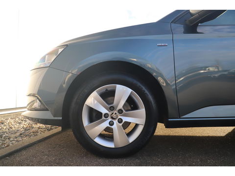 Škoda Fabia Combi 1.0 TSI Clever 95PK Trekhaak Navigatie Carplay Android 15 inch LMV Clima Cruise Parkeersensor
