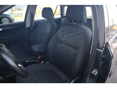 Škoda Fabia Combi 1.0 TSI Clever 95PK Trekhaak Navigatie Carplay Android 15 inch LMV Clima Cruise Parkeersensor