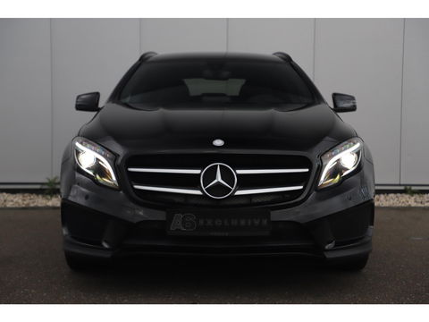 Mercedes-Benz GLA 180 AMG Night Automaat Xenon LED Carplay Half Leder Navigatie 18 inch LMV Sfeerverlichting Sportstoelen