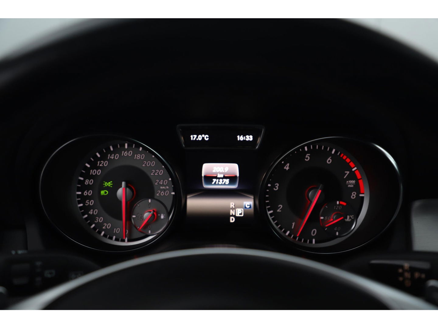 Mercedes-Benz GLA 180 AMG Night Automaat Xenon LED Carplay Half Leder Navigatie 18 inch LMV Sfeerverlichting Sportstoelen