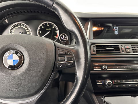 BMW 5 Serie Touring 518d Executive Aut. *NAVI-FULLMAP | XENON | LANE-ASSIST |  TOWBAR | ECC | PDC | CRUISE | COMFORT-SEATS | 17''ALU*