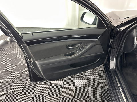BMW 5 Serie Touring 518d Executive Aut. *NAVI-FULLMAP | XENON | LANE-ASSIST |  TOWBAR | ECC | PDC | CRUISE | COMFORT-SEATS | 17''ALU*