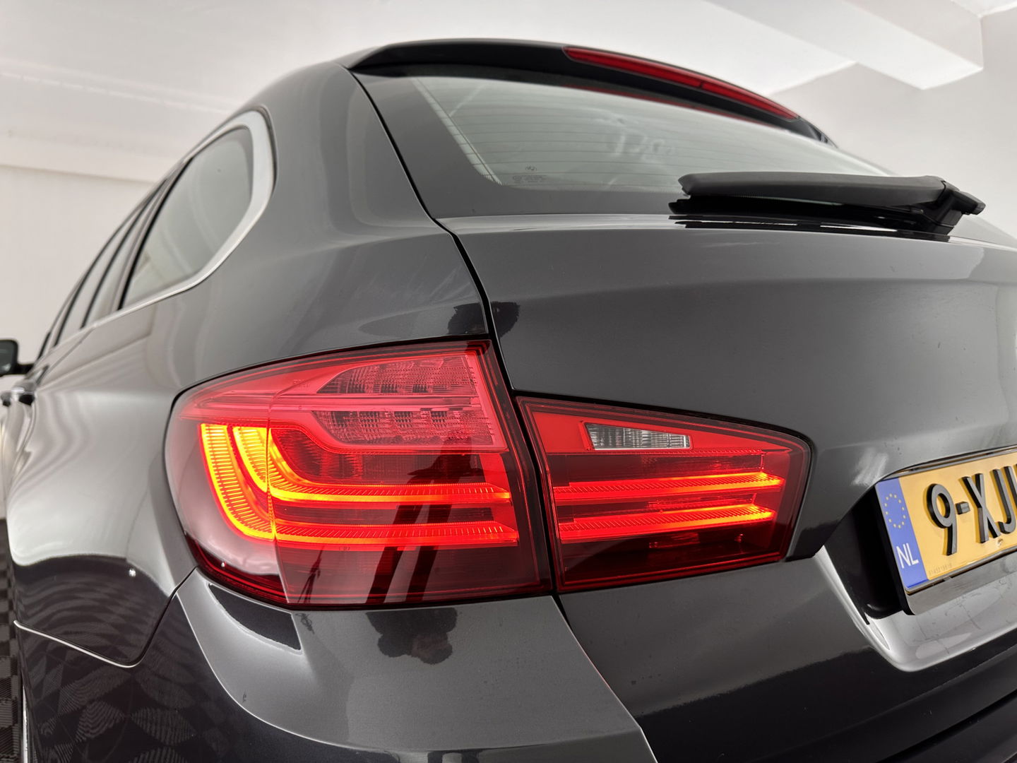 BMW 5 Serie Touring 518d Executive Aut. *NAVI-FULLMAP | XENON | LANE-ASSIST |  TOWBAR | ECC | PDC | CRUISE | COMFORT-SEATS | 17''ALU*