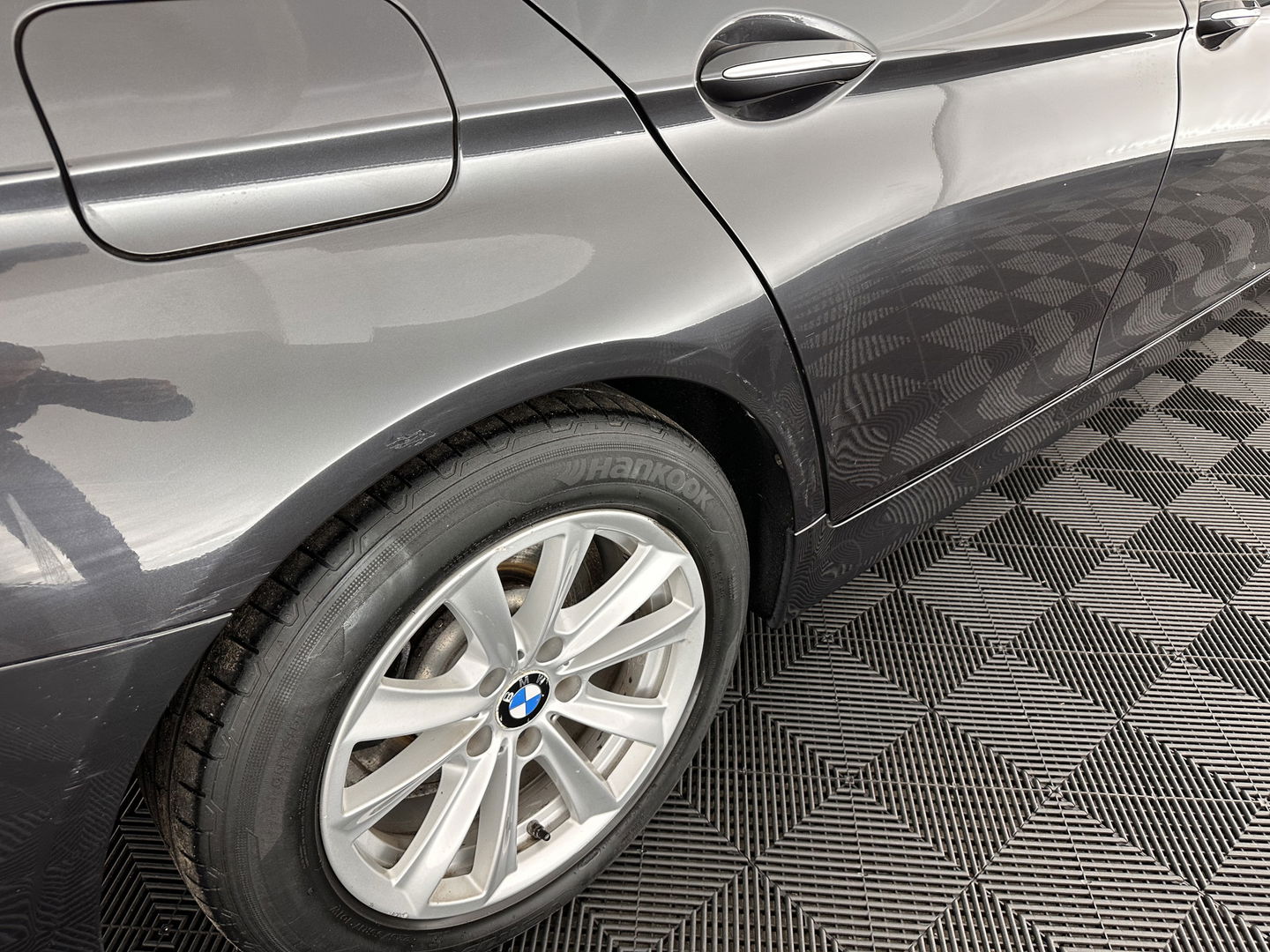BMW 5 Serie Touring 518d Executive Aut. *NAVI-FULLMAP | XENON | LANE-ASSIST |  TOWBAR | ECC | PDC | CRUISE | COMFORT-SEATS | 17''ALU*