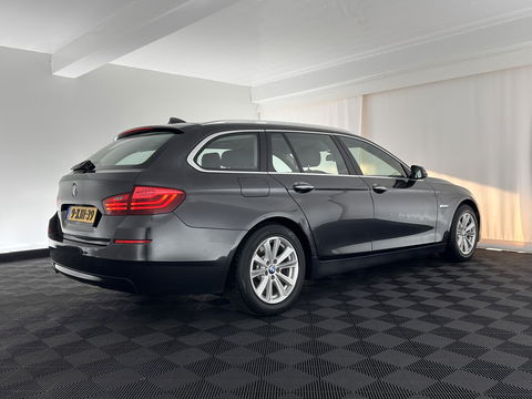 BMW 5 Serie Touring 518d Executive Aut. *NAVI-FULLMAP | XENON | LANE-ASSIST |  TOWBAR | ECC | PDC | CRUISE | COMFORT-SEATS | 17''ALU*