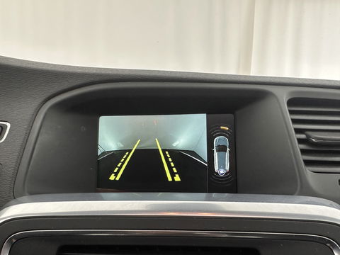 Volvo V60 2.4 D6 Twin Engine R-Design-Sport-Pack [ AIRCO-DEFECT ] Aut. *PANO | FULL-LEATHER | XENON | SPORT-SEATS | NAVI-FULLMAP | CAMERA |  ECC | PDC | CRUISE | MEMORY-PACK | TOWBAR | 18''ALU*