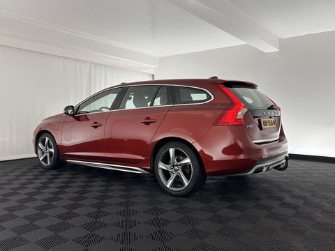 Volvo V60 2.4 D6 Twin Engine R-Design-Sport-Pack [ AIRCO-DEFECT ] Aut. *PANO | FULL-LEATHER | XENON | SPORT-SEATS | NAVI-FULLMAP | CAMERA |  ECC | PDC | CRUISE | MEMORY-PACK | TOWBAR | 18''ALU*