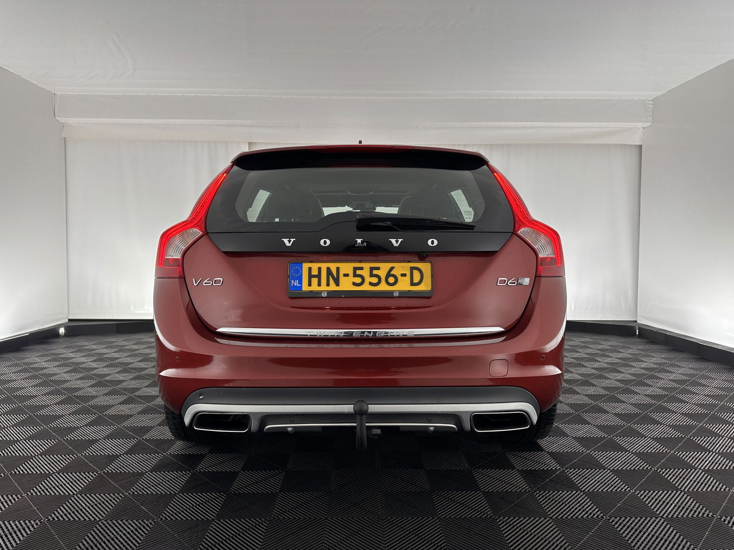 Volvo V60 2.4 D6 Twin Engine R-Design-Sport-Pack [ AIRCO-DEFECT ] Aut. *PANO | FULL-LEATHER | XENON | SPORT-SEATS | NAVI-FULLMAP | CAMERA |  ECC | PDC | CRUISE | MEMORY-PACK | TOWBAR | 18''ALU*