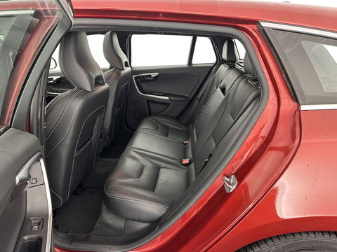 Volvo V60 2.4 D6 Twin Engine R-Design-Sport-Pack [ AIRCO-DEFECT ] Aut. *PANO | FULL-LEATHER | XENON | SPORT-SEATS | NAVI-FULLMAP | CAMERA |  ECC | PDC | CRUISE | MEMORY-PACK | TOWBAR | 18''ALU*