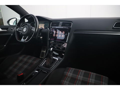 Volkswagen Golf 2.0 TSI GTI Performance 230PK DSG Automaat Virtual Cockpit Full LED 19 inch Brescia Navigatie Carplay Android Clima Adaptive Cruise Stoelverwarming Getint Glas