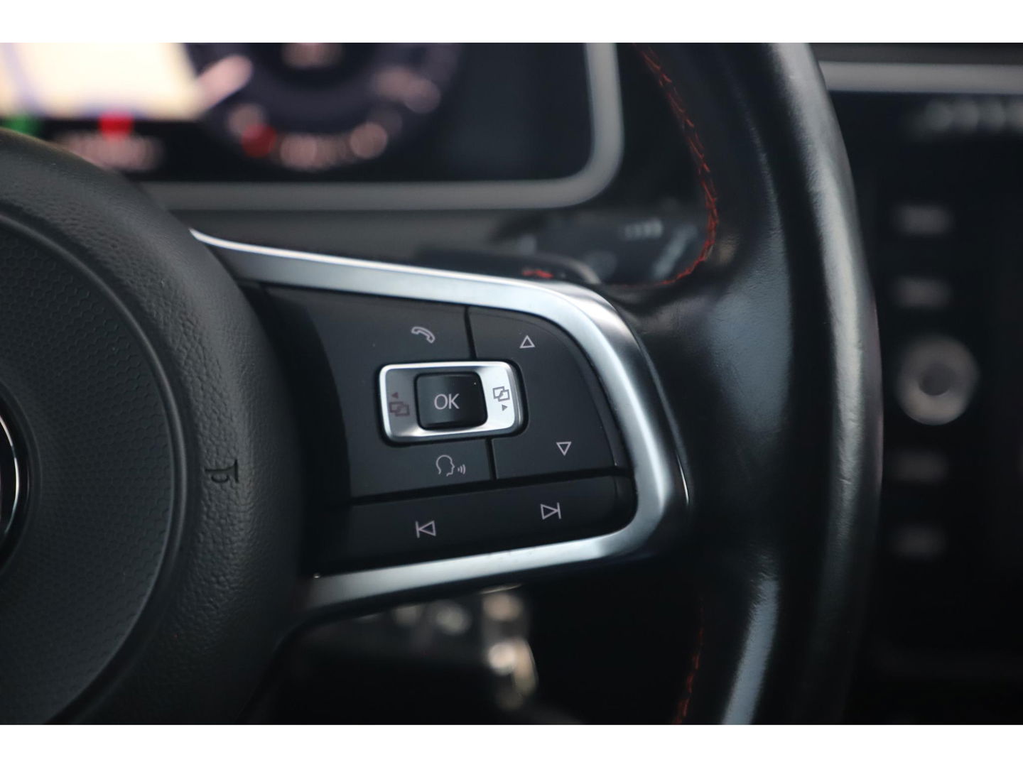 Volkswagen Golf 2.0 TSI GTI Performance 230PK DSG Automaat Virtual Cockpit Full LED 19 inch Brescia Navigatie Carplay Android Clima Adaptive Cruise Stoelverwarming Getint Glas