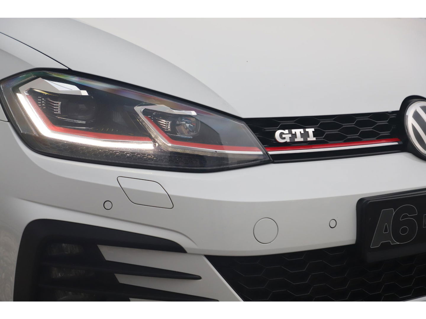 Volkswagen Golf 2.0 TSI GTI Performance 230PK DSG Automaat Virtual Cockpit Full LED 19 inch Brescia Navigatie Carplay Android Clima Adaptive Cruise Stoelverwarming Getint Glas
