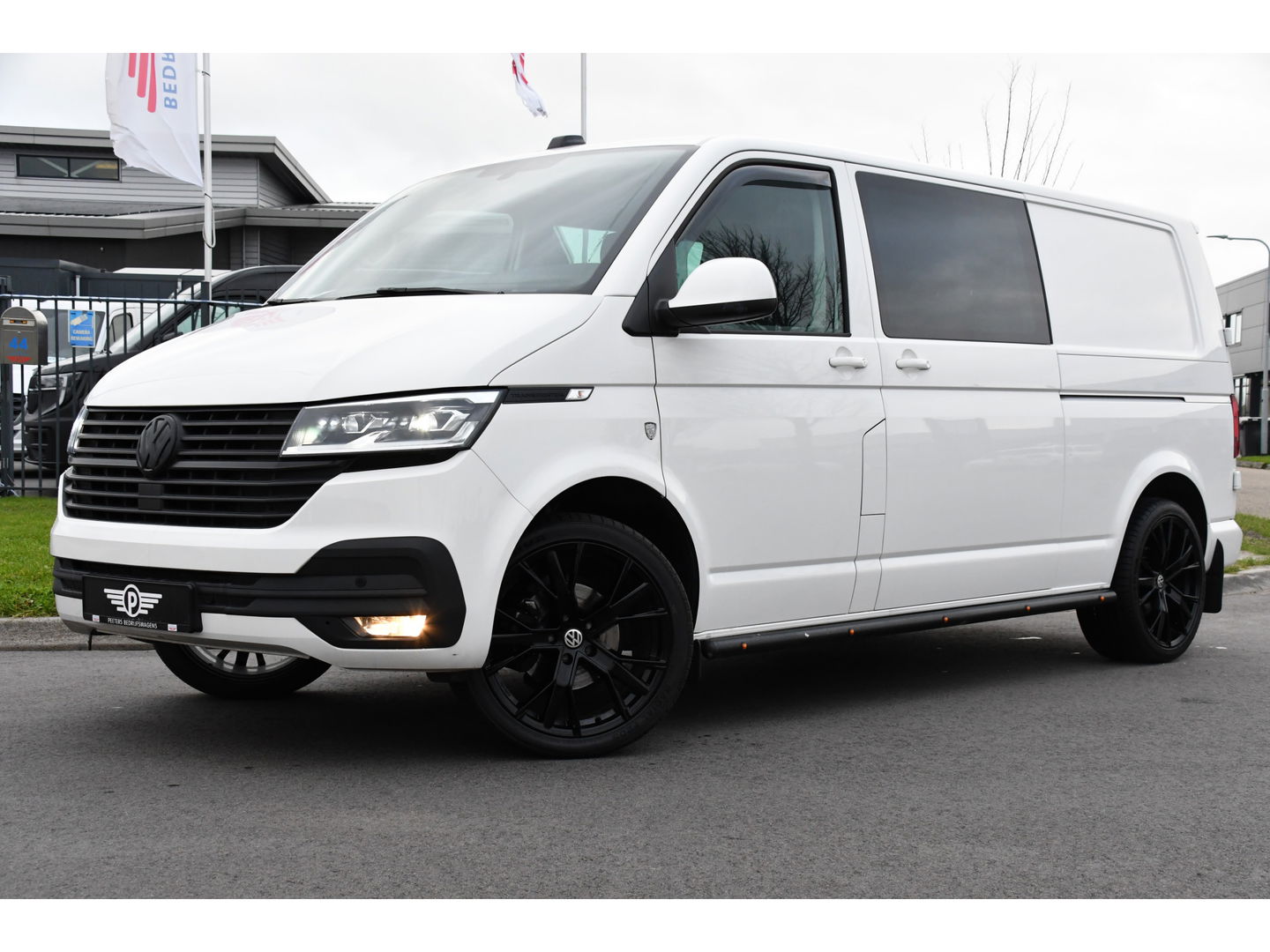 Volkswagen Transporter 2.0 TDI L2H1 30 DC PB Edition Highline Adaptieve Cruise, Camera, Carplay, 150PK, Automaat, Stoelverwarming, LED, Trekhaak, Standkachel, UNIEK!