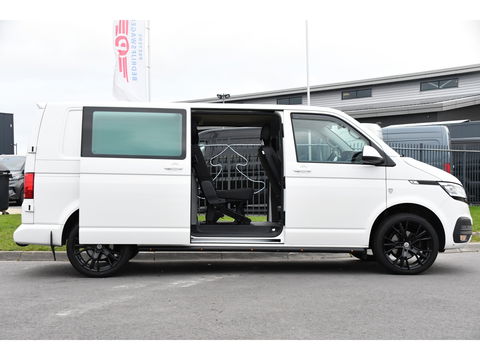 Volkswagen Transporter 2.0 TDI L2H1 30 DC PB Edition Highline Adaptieve Cruise, Camera, Carplay, 150PK, Automaat, Stoelverwarming, LED, Trekhaak, Standkachel, UNIEK!