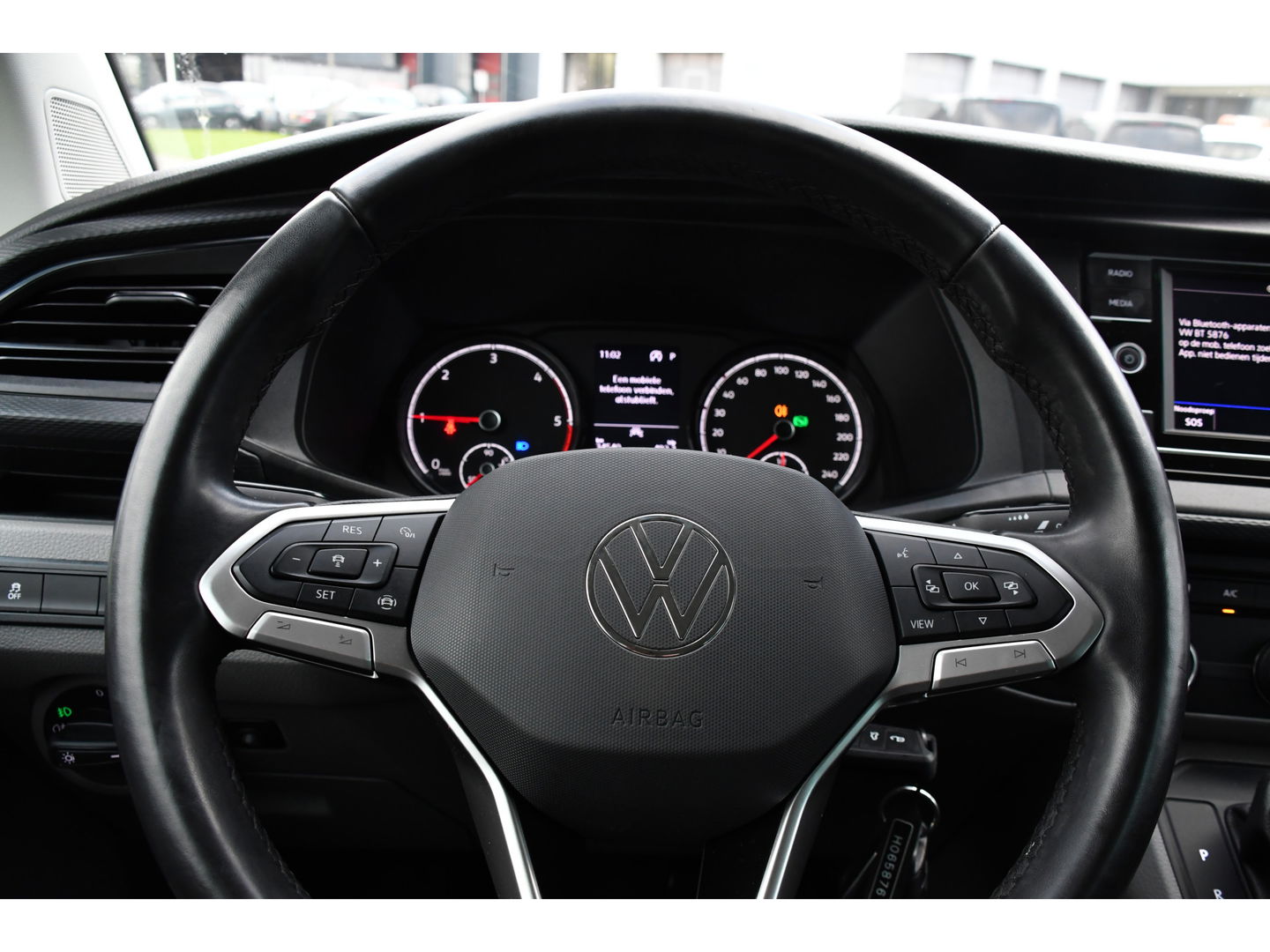 Volkswagen Transporter 2.0 TDI L2H1 30 DC PB Edition Highline Adaptieve Cruise, Camera, Carplay, 150PK, Automaat, Stoelverwarming, LED, Trekhaak, Standkachel, UNIEK!
