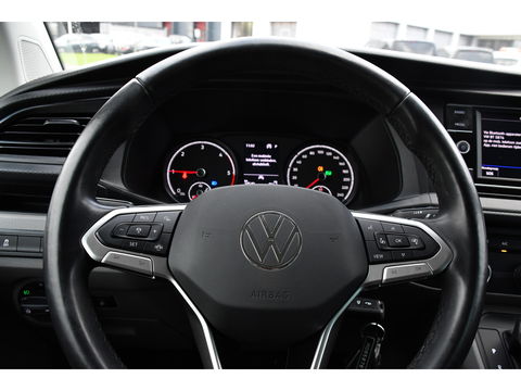 Volkswagen Transporter 2.0 TDI L2H1 30 DC PB Edition Highline Adaptieve Cruise, Camera, Carplay, 150PK, Automaat, Stoelverwarming, LED, Trekhaak, Standkachel, UNIEK!