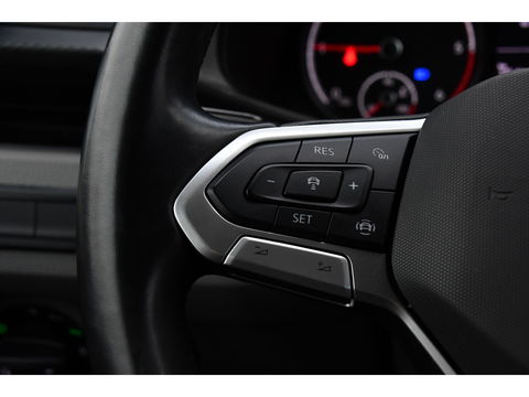 Volkswagen Transporter 2.0 TDI L2H1 30 DC PB Edition Highline Adaptieve Cruise, Camera, Carplay, 150PK, Automaat, Stoelverwarming, LED, Trekhaak, Standkachel, UNIEK!