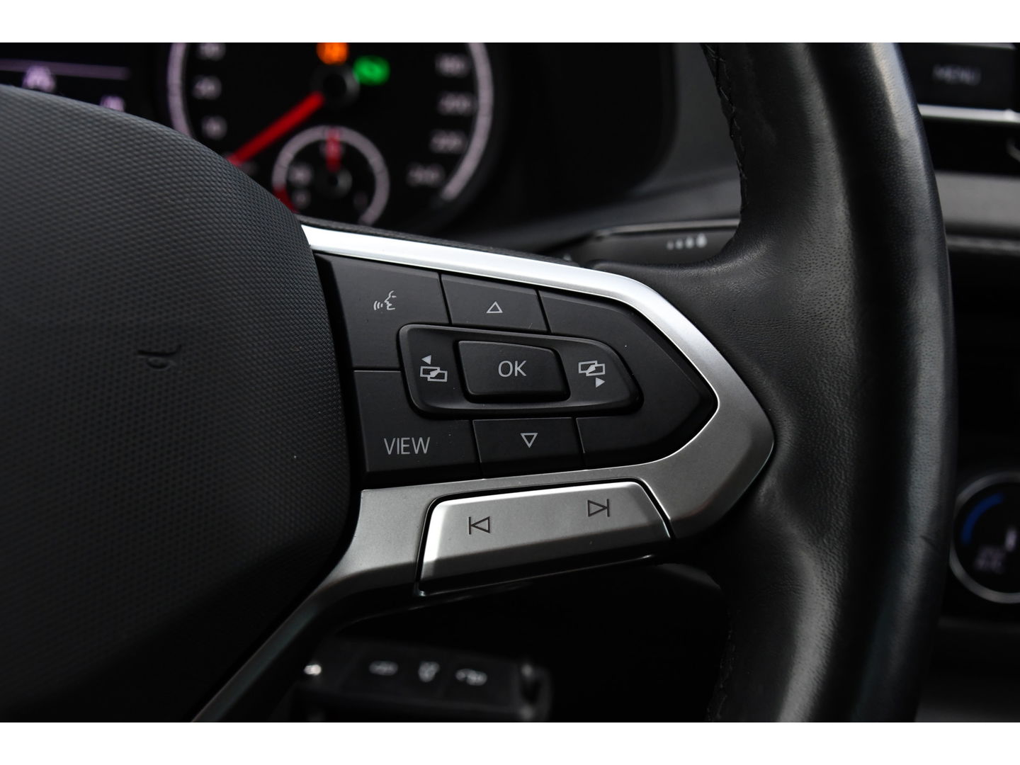 Volkswagen Transporter 2.0 TDI L2H1 30 DC PB Edition Highline Adaptieve Cruise, Camera, Carplay, 150PK, Automaat, Stoelverwarming, LED, Trekhaak, Standkachel, UNIEK!