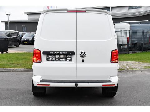 Volkswagen Transporter 2.0 TDI L2H1 30 DC PB Edition Highline Adaptieve Cruise, Camera, Carplay, 150PK, Automaat, Stoelverwarming, LED, Trekhaak, Standkachel, UNIEK!