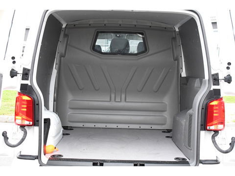 Volkswagen Transporter 2.0 TDI L2H1 30 DC PB Edition Highline Adaptieve Cruise, Camera, Carplay, 150PK, Automaat, Stoelverwarming, LED, Trekhaak, Standkachel, UNIEK!