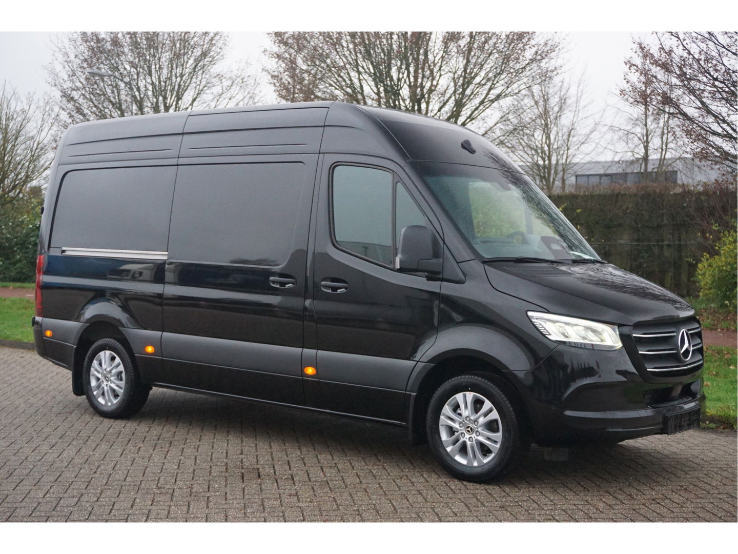 Mercedes-Benz Sprinter 319CDI Select L2H2 BPM VRIJ!! 10.25" Mbux, ACC, LED, 3.5T Trekhaak, 17" LM, 2x schuifdeur!! NR. 403