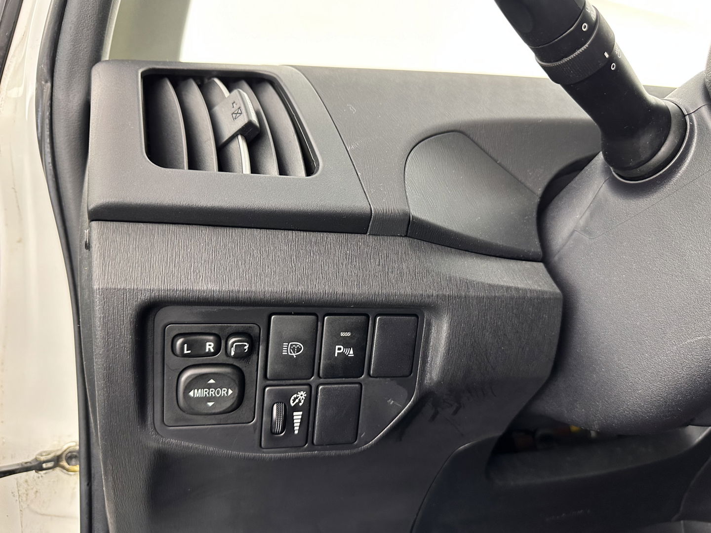 Toyota Prius 1.8 PHEV Executive Business Aut. *FULL-LEATHER | JBL-SOUND | HEAD-UP | FULL-LED |  KEYLESS | NAVI-FULLMAP | CAMERA | ECC | DIGI-COCKPIT | PDC | TOWBAR | COMFORT-SEATS | 17"ALU*