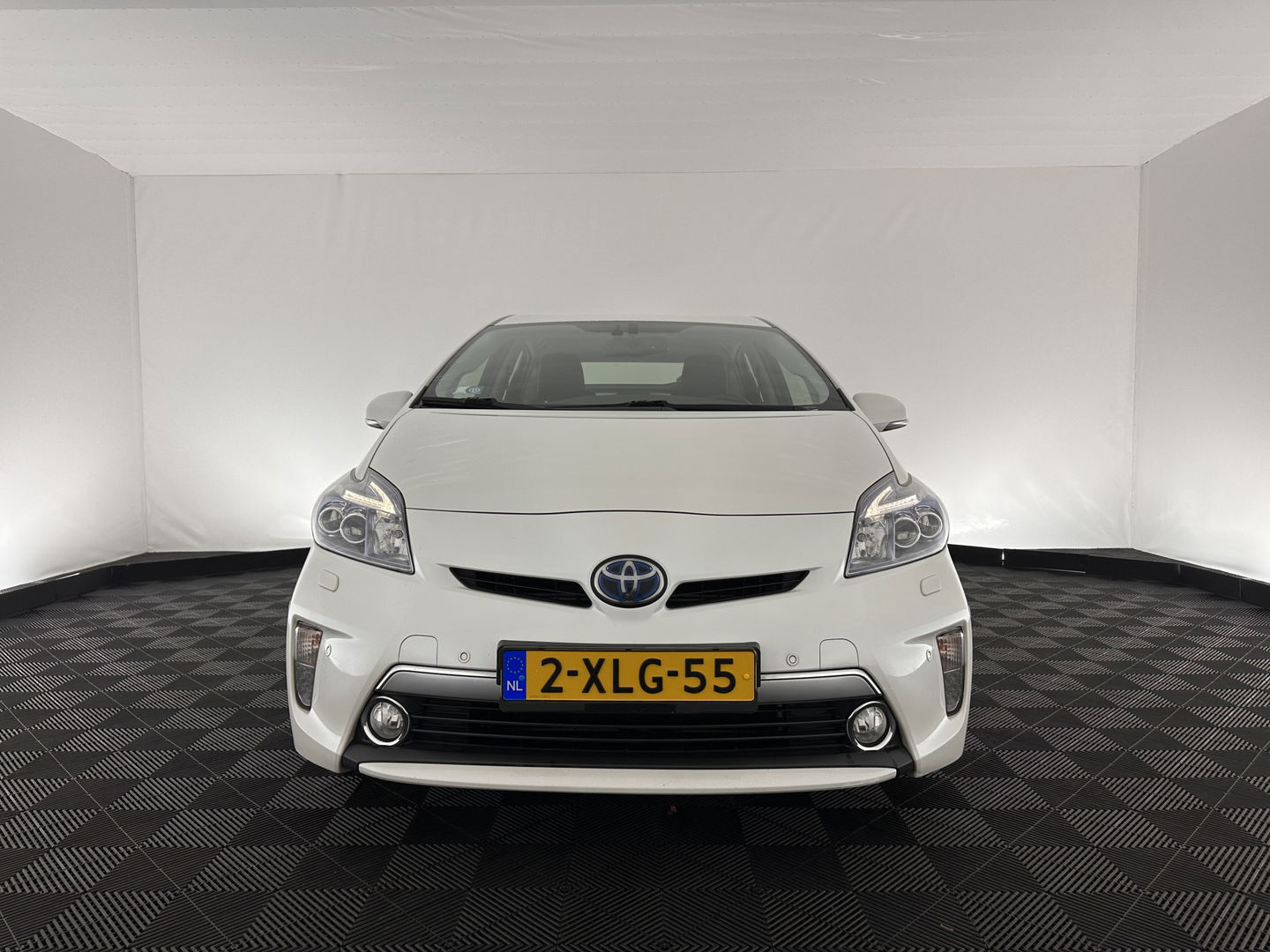 Toyota Prius 1.8 PHEV Executive Business Aut. *FULL-LEATHER | JBL-SOUND | HEAD-UP | FULL-LED |  KEYLESS | NAVI-FULLMAP | CAMERA | ECC | DIGI-COCKPIT | PDC | TOWBAR | COMFORT-SEATS | 17"ALU*