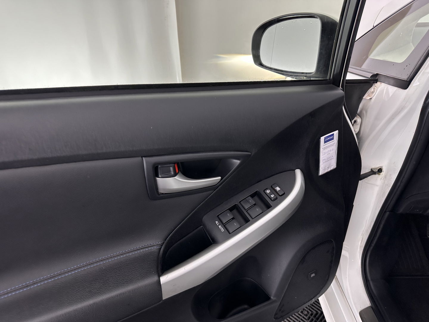 Toyota Prius 1.8 PHEV Executive Business Aut. *FULL-LEATHER | JBL-SOUND | HEAD-UP | FULL-LED |  KEYLESS | NAVI-FULLMAP | CAMERA | ECC | DIGI-COCKPIT | PDC | TOWBAR | COMFORT-SEATS | 17"ALU*
