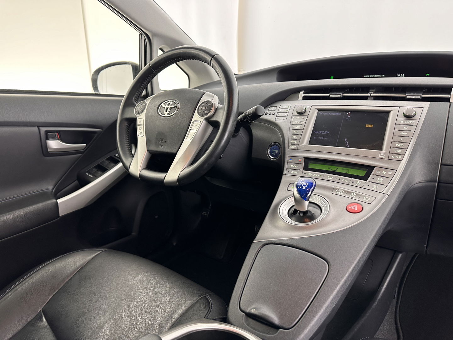 Toyota Prius 1.8 PHEV Executive Business Aut. *FULL-LEATHER | JBL-SOUND | HEAD-UP | FULL-LED |  KEYLESS | NAVI-FULLMAP | CAMERA | ECC | DIGI-COCKPIT | PDC | TOWBAR | COMFORT-SEATS | 17"ALU*