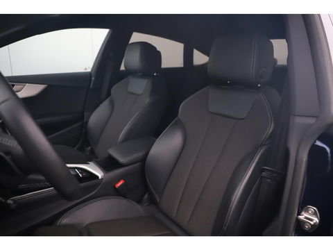 Audi A5 Sportback 35 TDI S-Line edition Automaat Navarra Blue Full LED Wegklapbare Trekhaak Virtual Cockpit Navigatie Achteruitrijcamera Clima Cruise Parkeersensor Half Leder Sportstoelen Draadloos Carplay